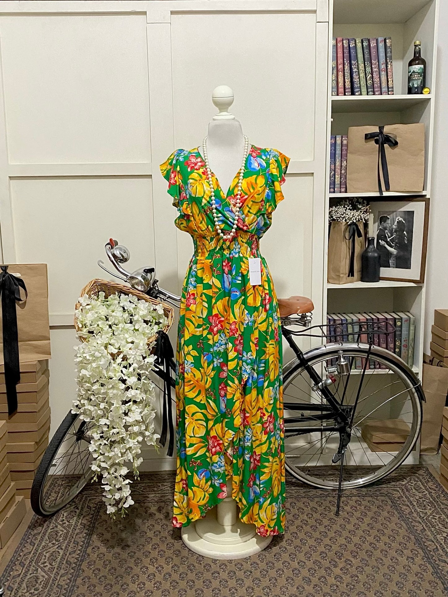 Vestido largo línea A verde flores sin manga