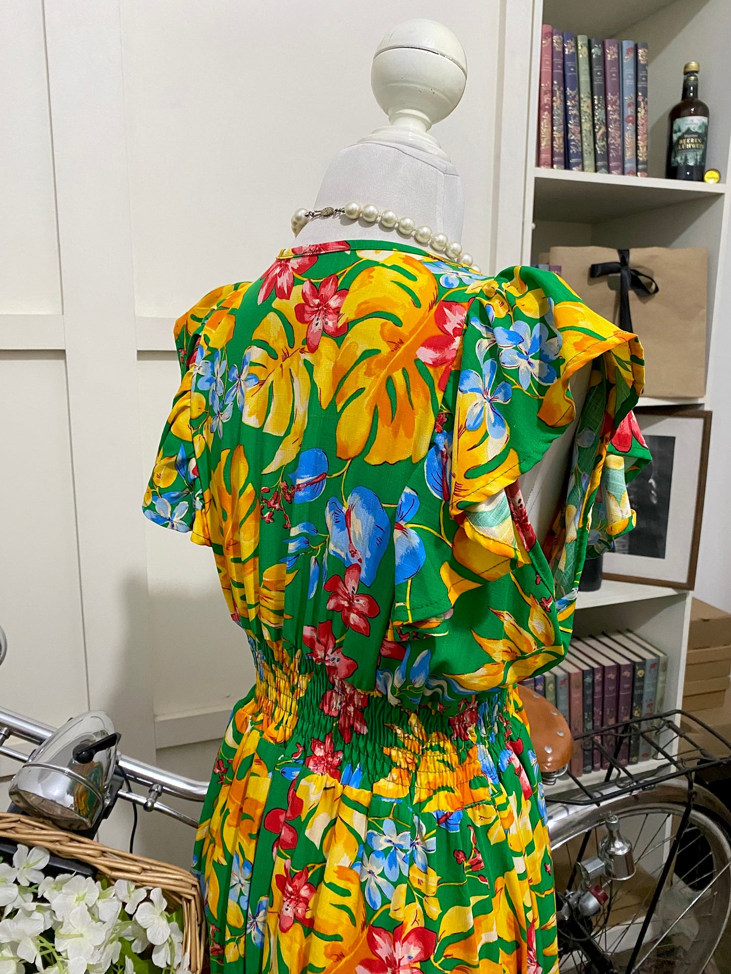Vestido largo línea A verde flores sin manga