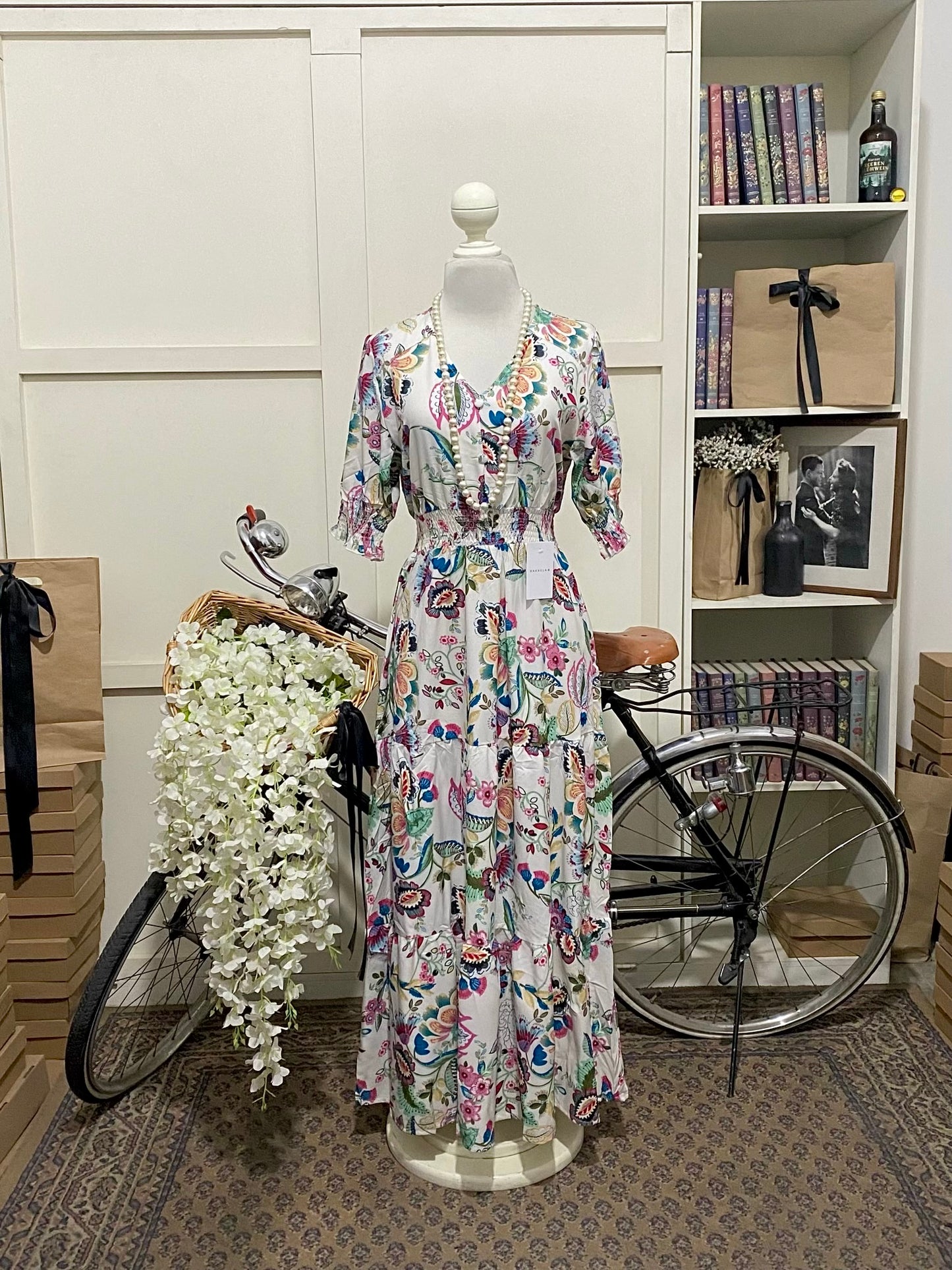 Vestido largo linea A blanco flores manga corta
