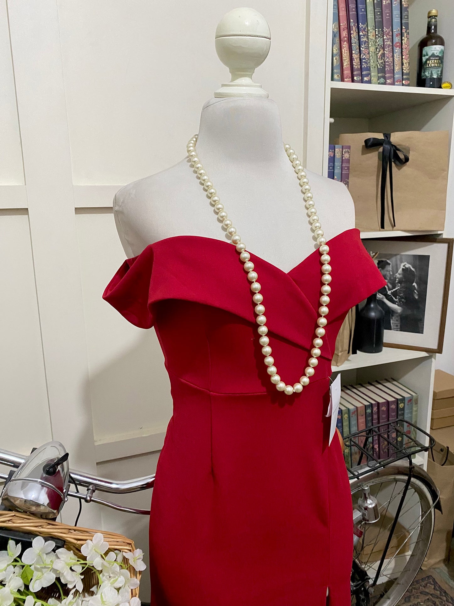 Vestido largo ajustado rojo hombros descubiertos