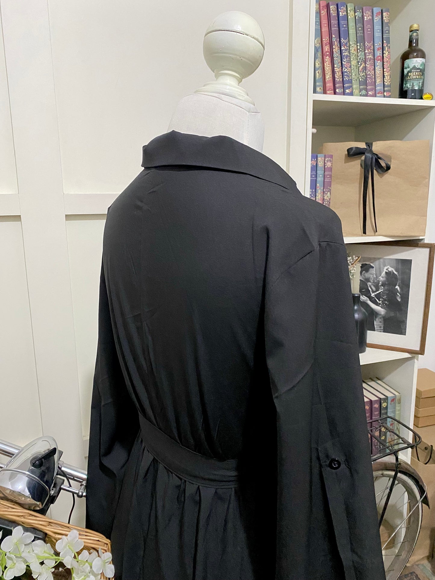 Vestido corto línea A negro manga larga