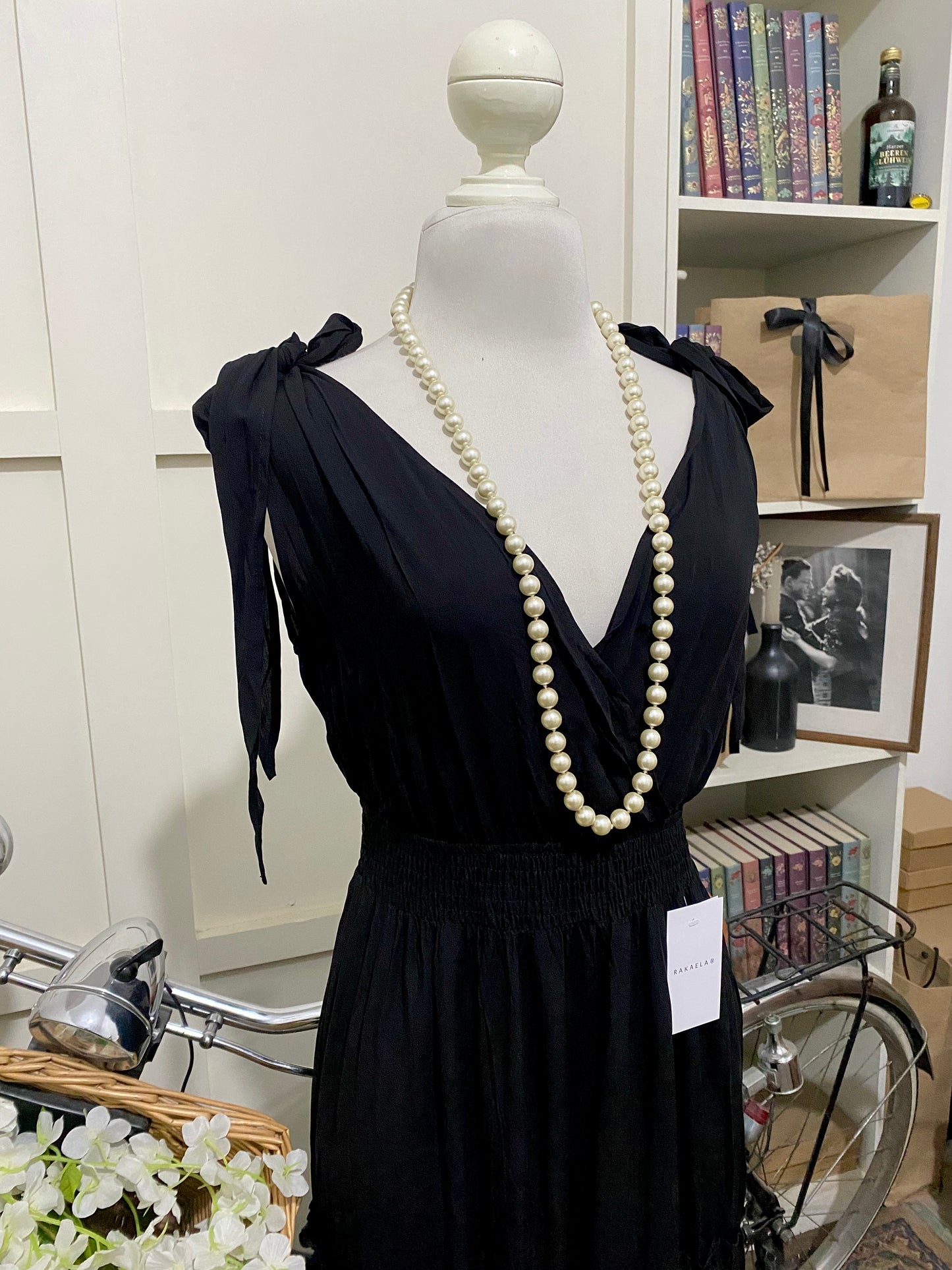 Vestido largo línea A negro tirantes