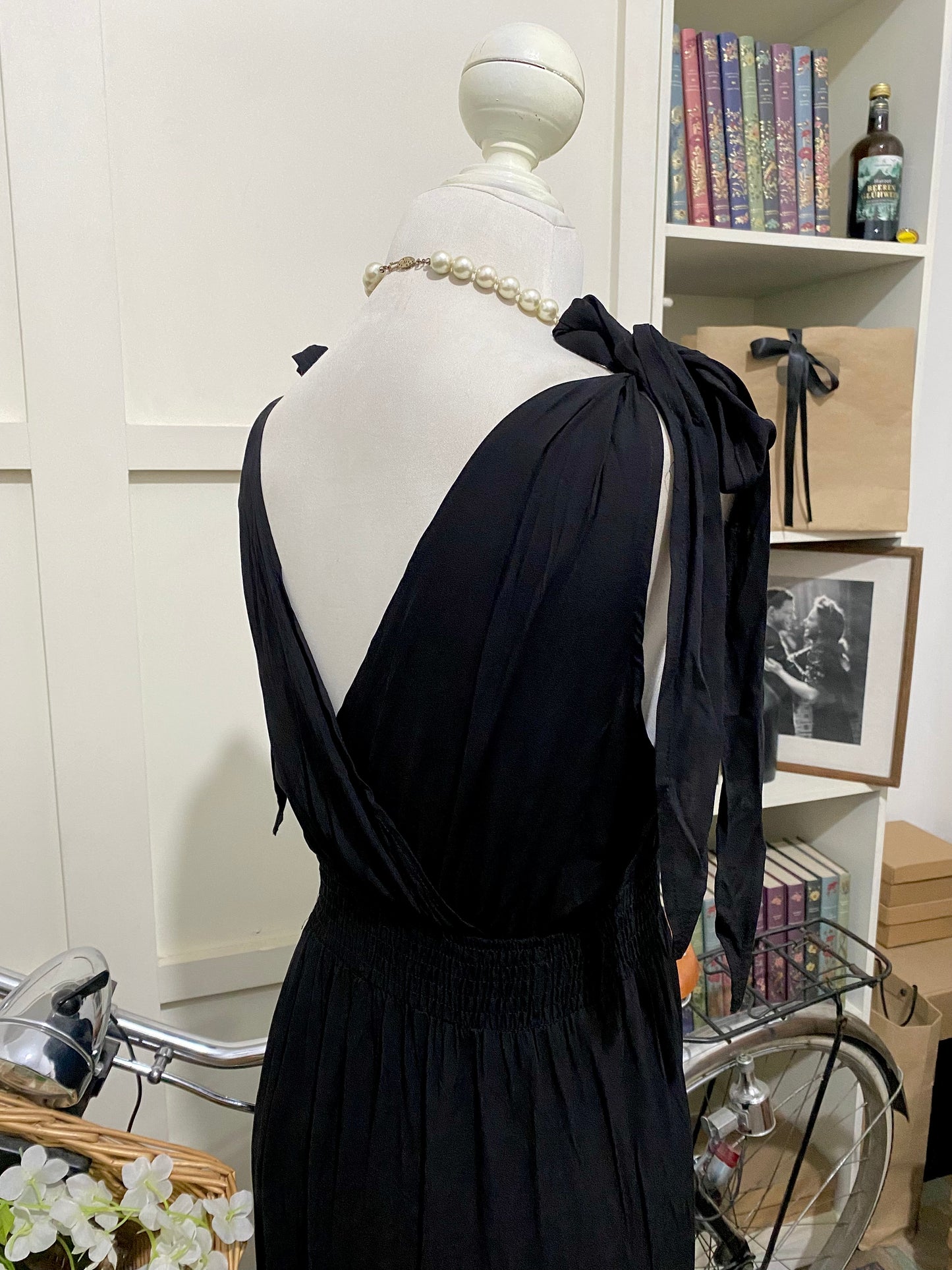 Vestido largo línea A negro tirantes