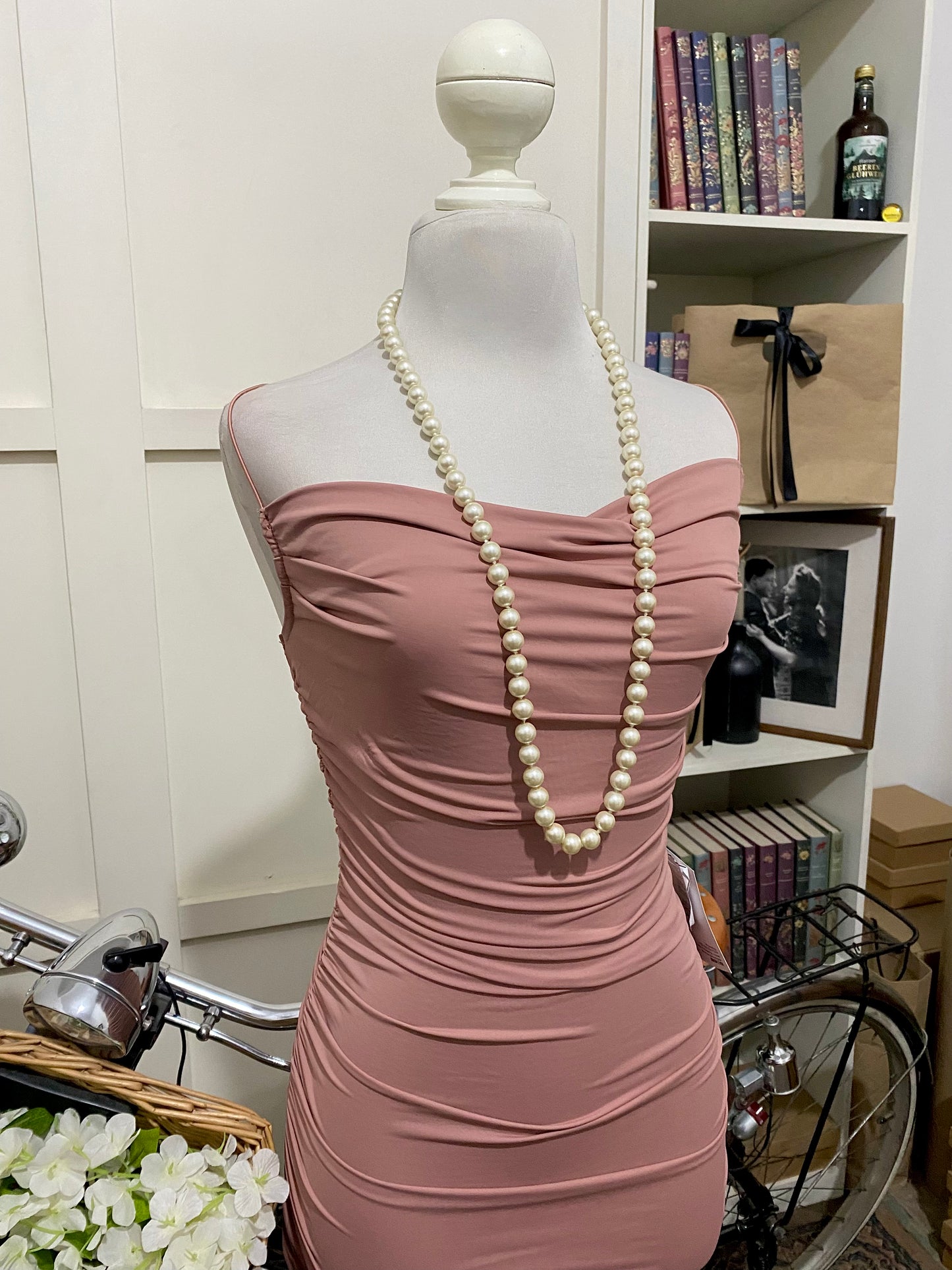 Vestido midi ajustado rosa vieja tirantes