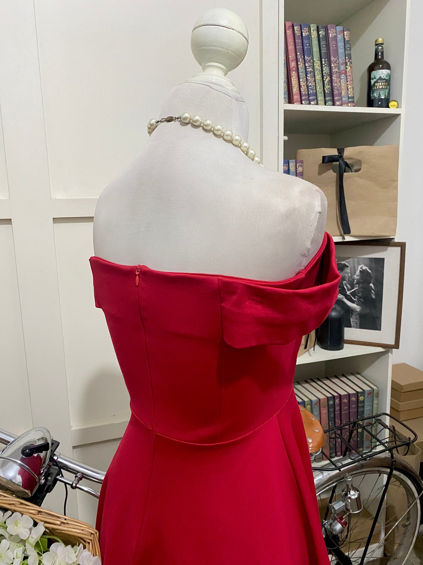 Vestido corto línea A rojo hombros descubiertos, Kary