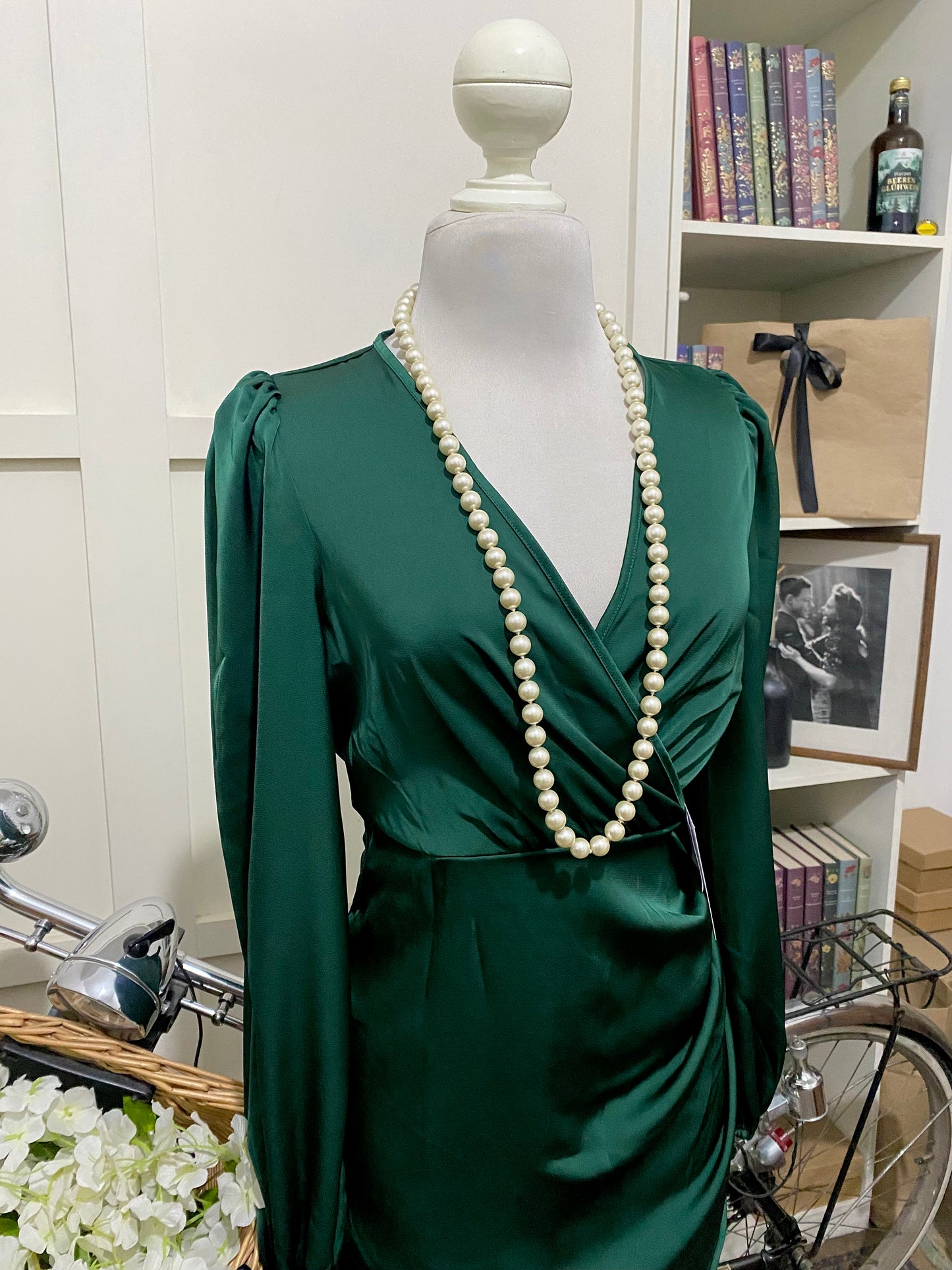Vestido corto ajustado verde oscuro manga larga