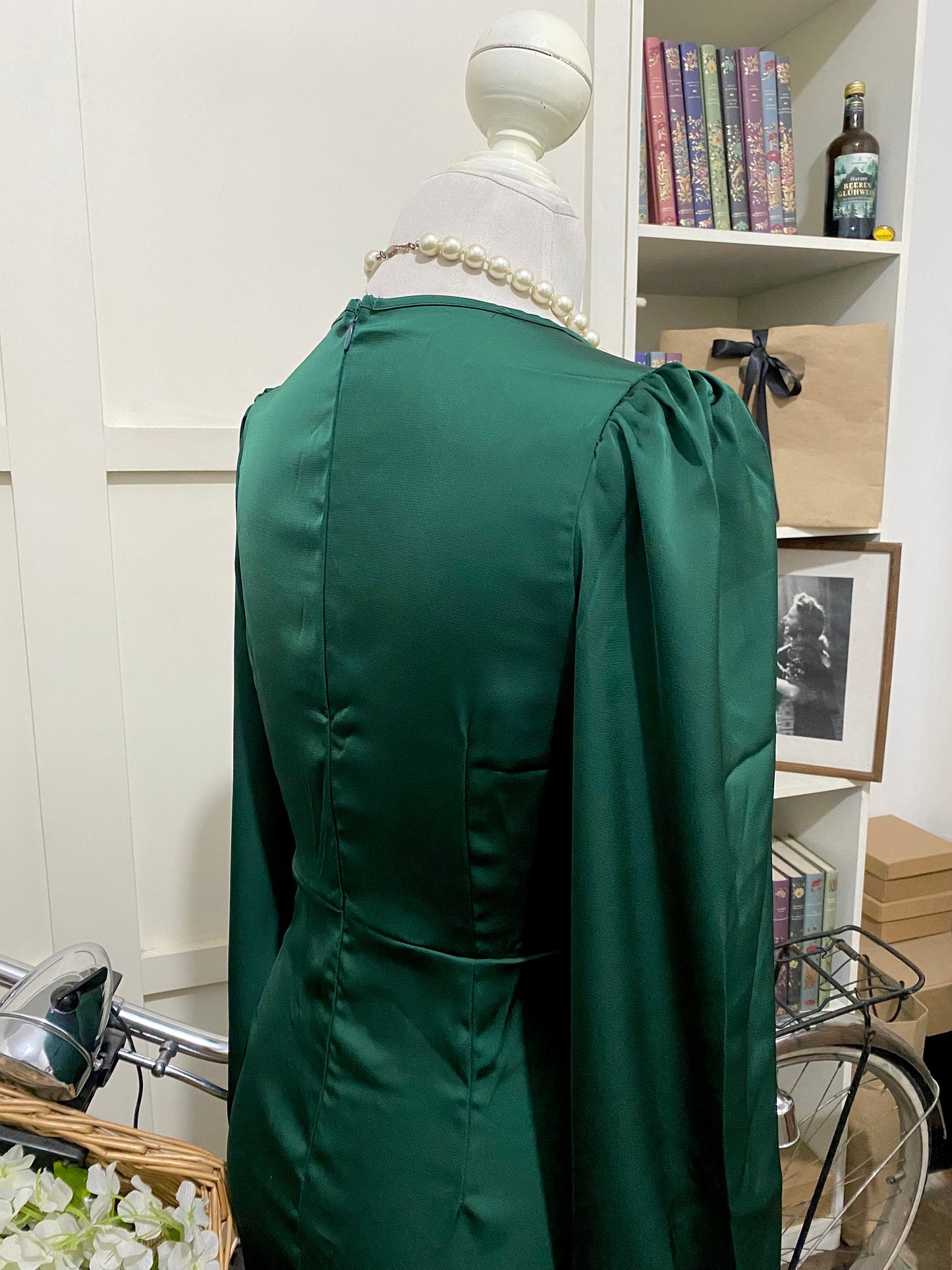 Vestido corto ajustado verde oscuro manga larga