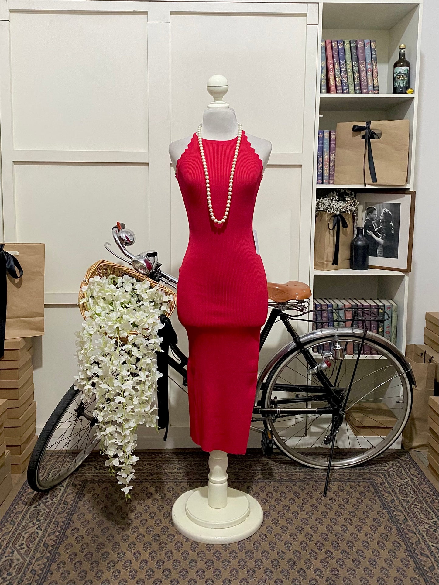 Vestido midi ajustado rojo tirantes