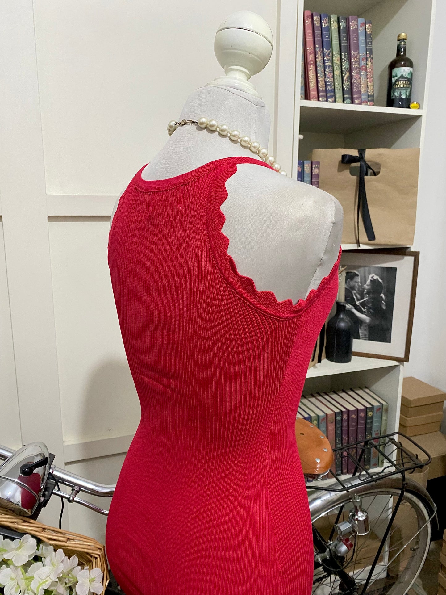 Vestido midi ajustado rojo tirantes