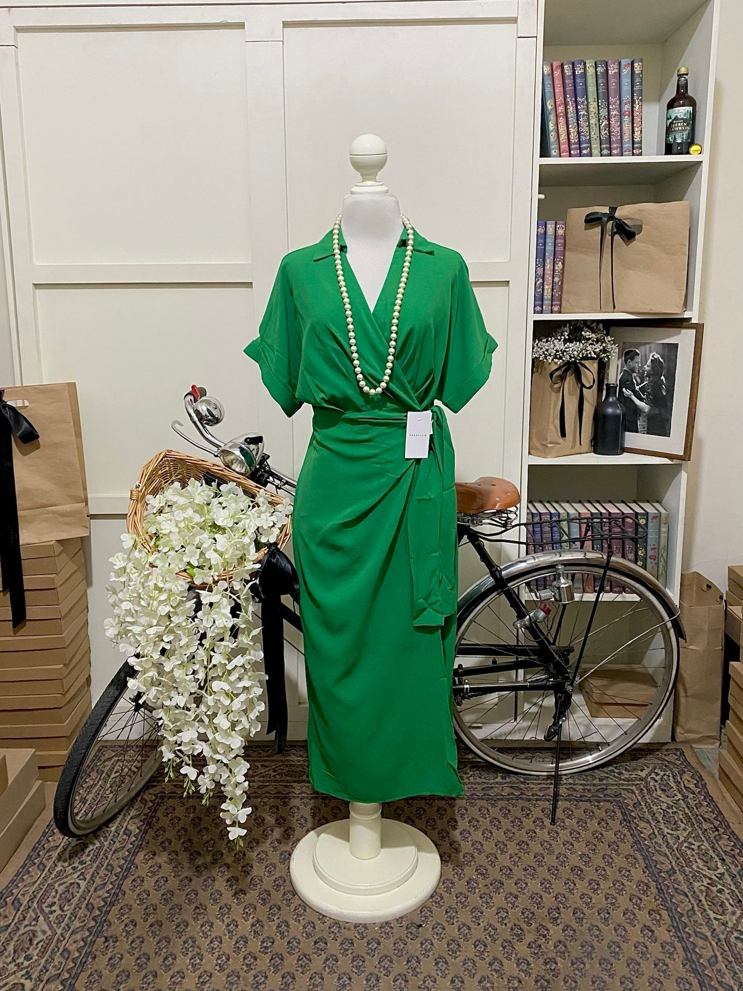 Vestido midi verde recto envolvente manga corta