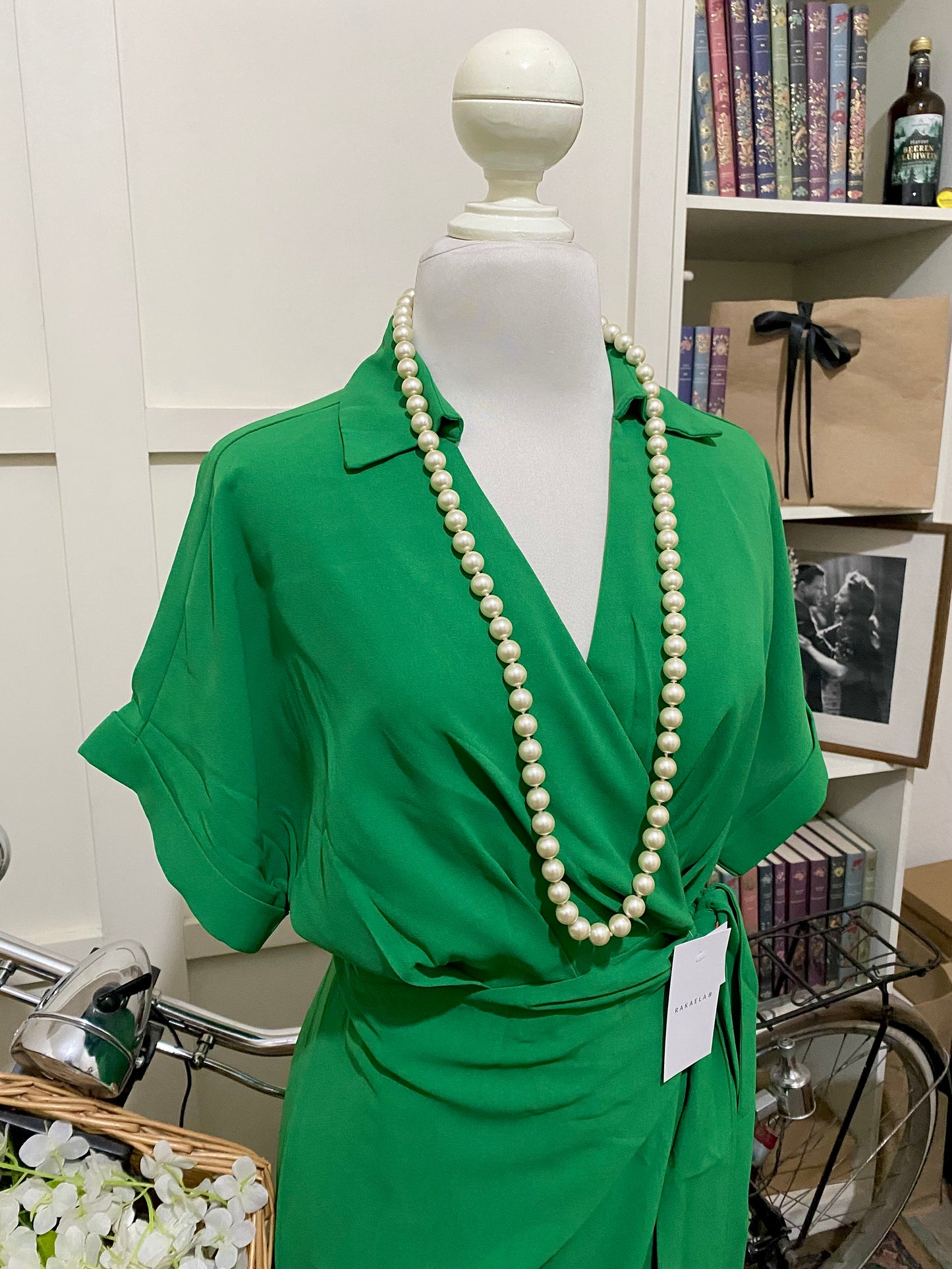 Vestido midi verde recto envolvente manga corta