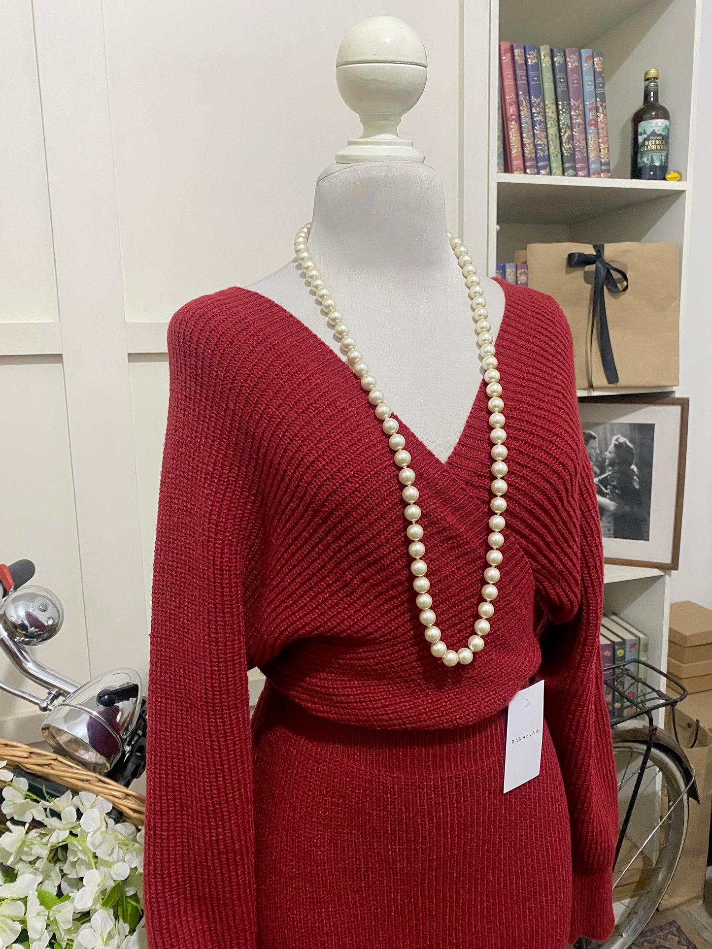 Vestido midi ajustado burdeos o tinto manga larga