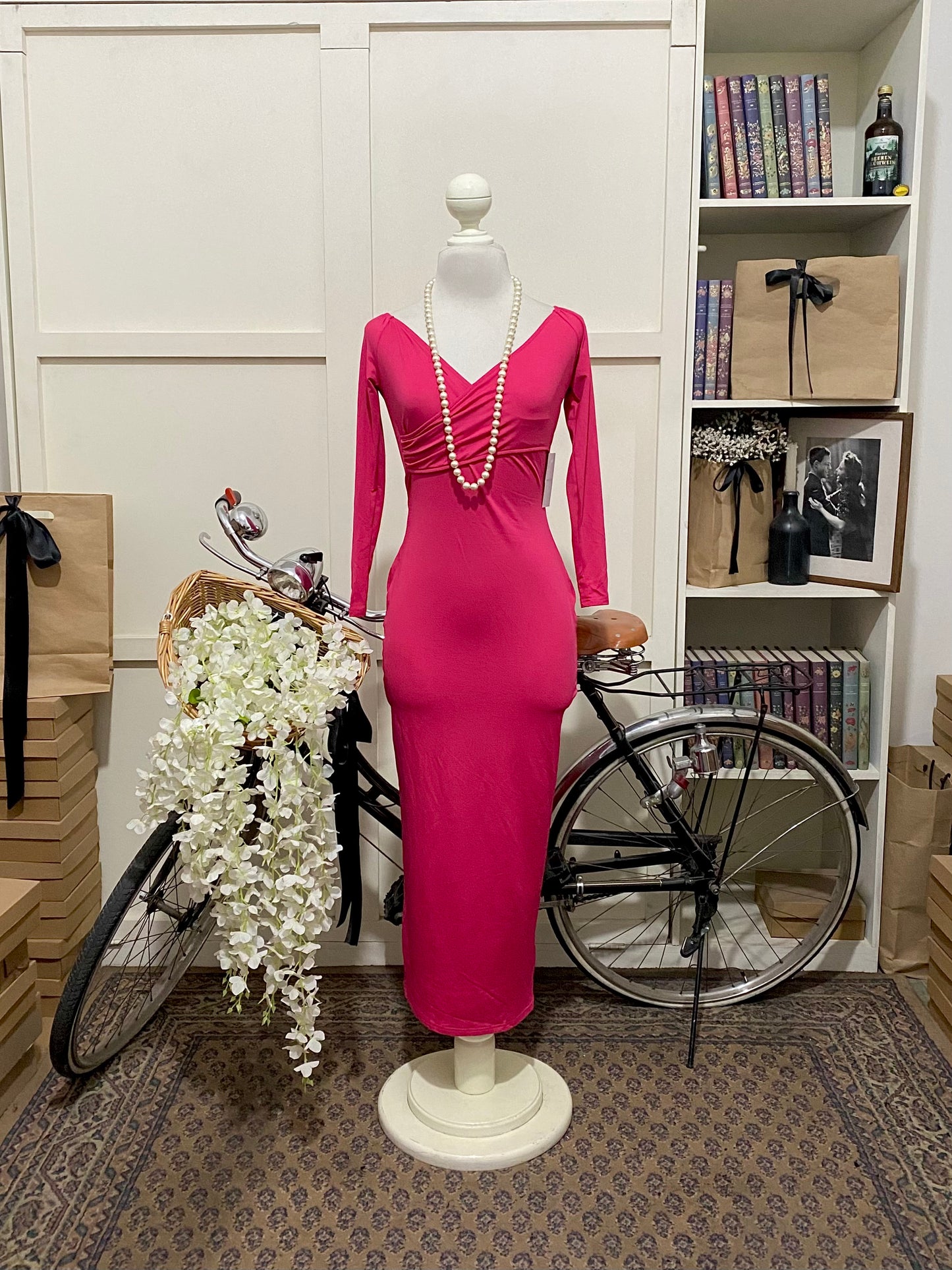 Vestido midi ajustado fucsia manga larga