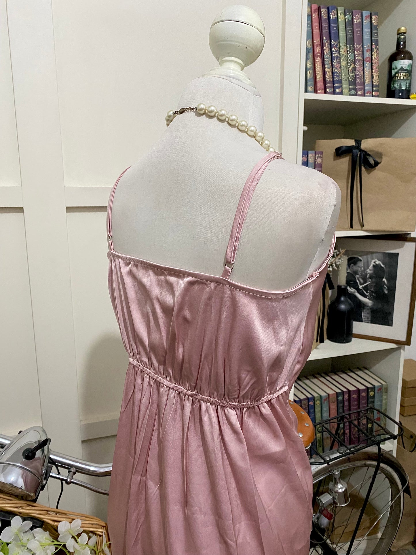 Vestido midi ajustado rosa vieja tirantes