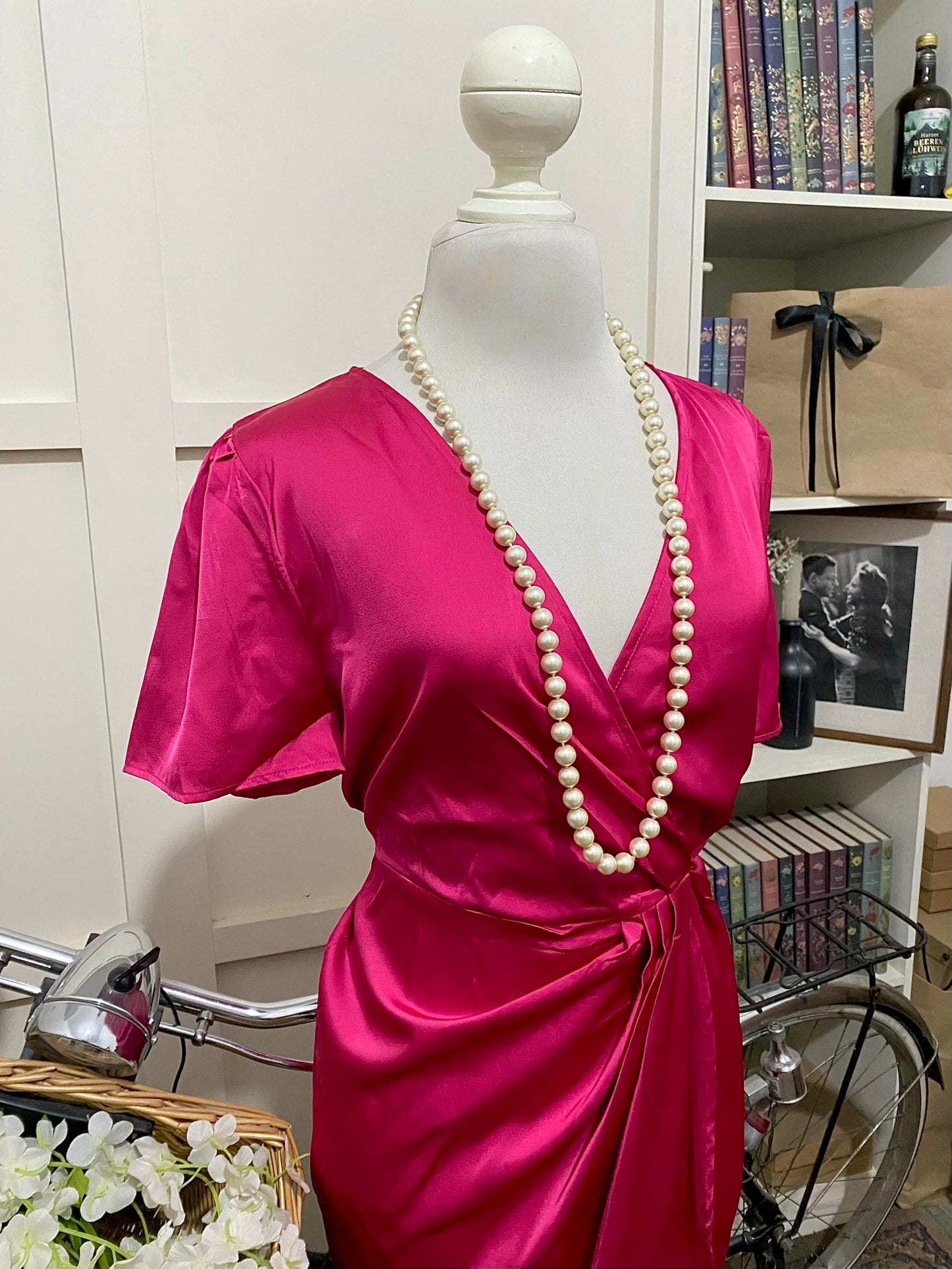 Vestido largo ajustado fucsia manga corta
