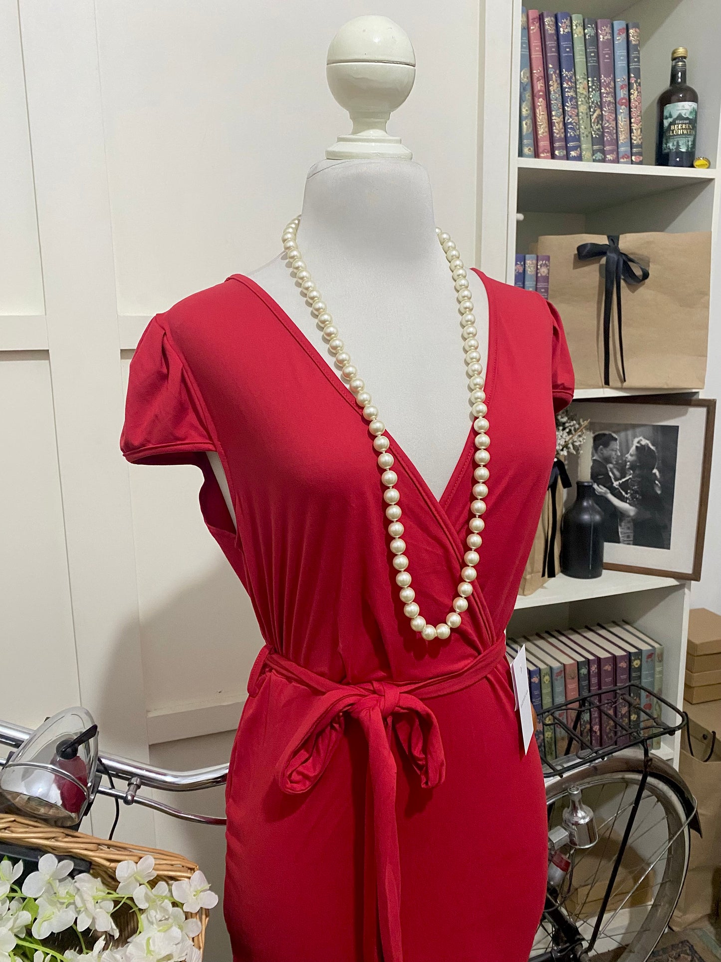 Vestido midi ajustado rojo manga corta