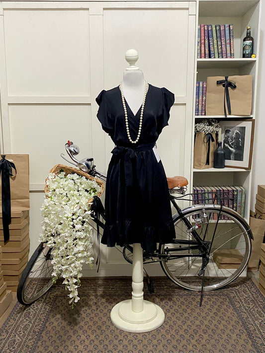 Vestido corto línea A negro sin manga