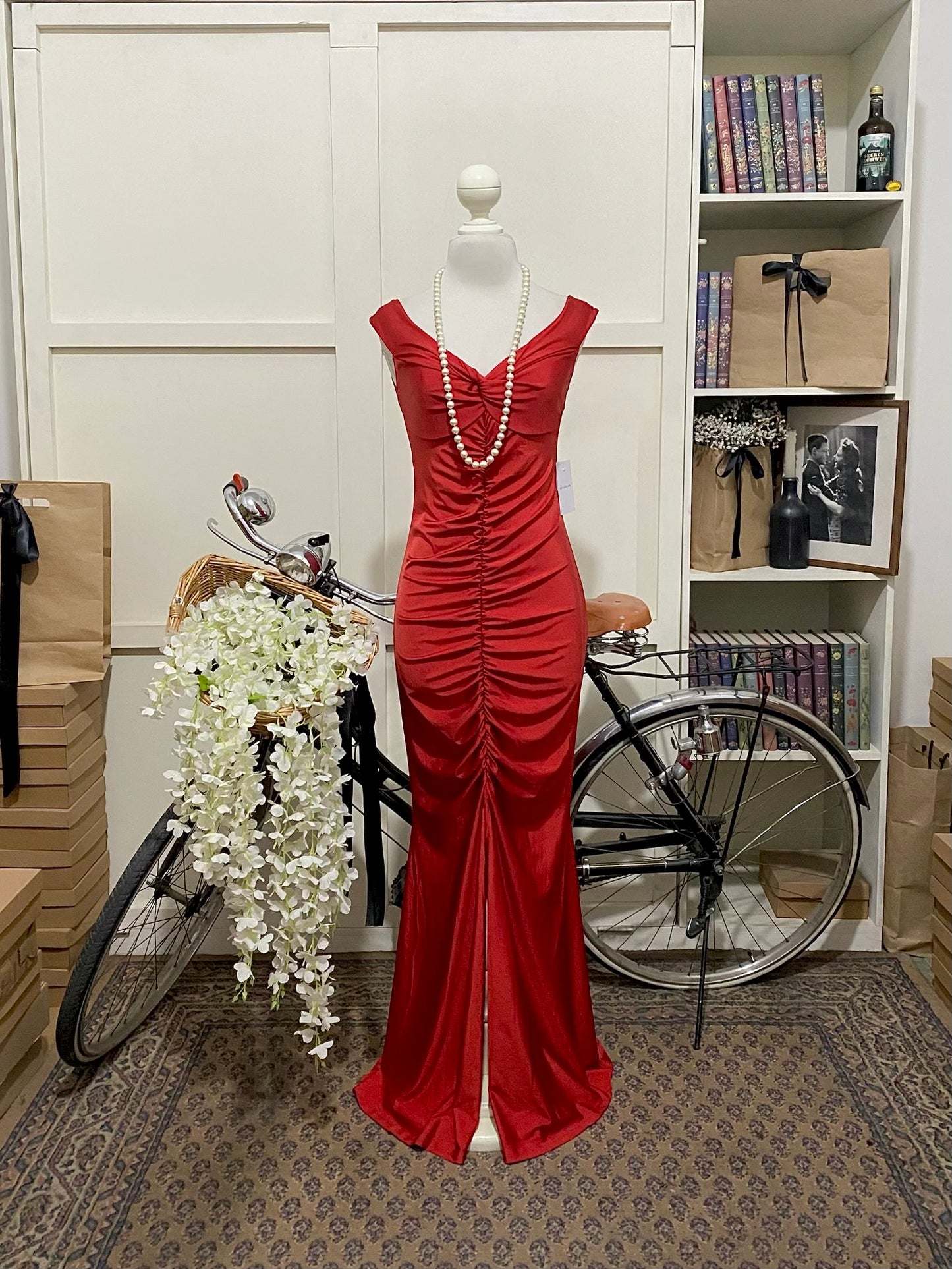 Vestido largo ajustado rojo hombros descubiertos