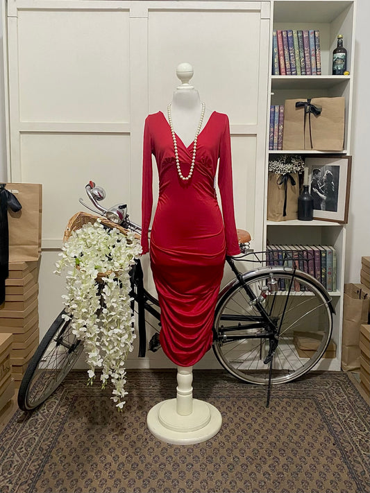 Vestido midi ajustado rojo manga larga