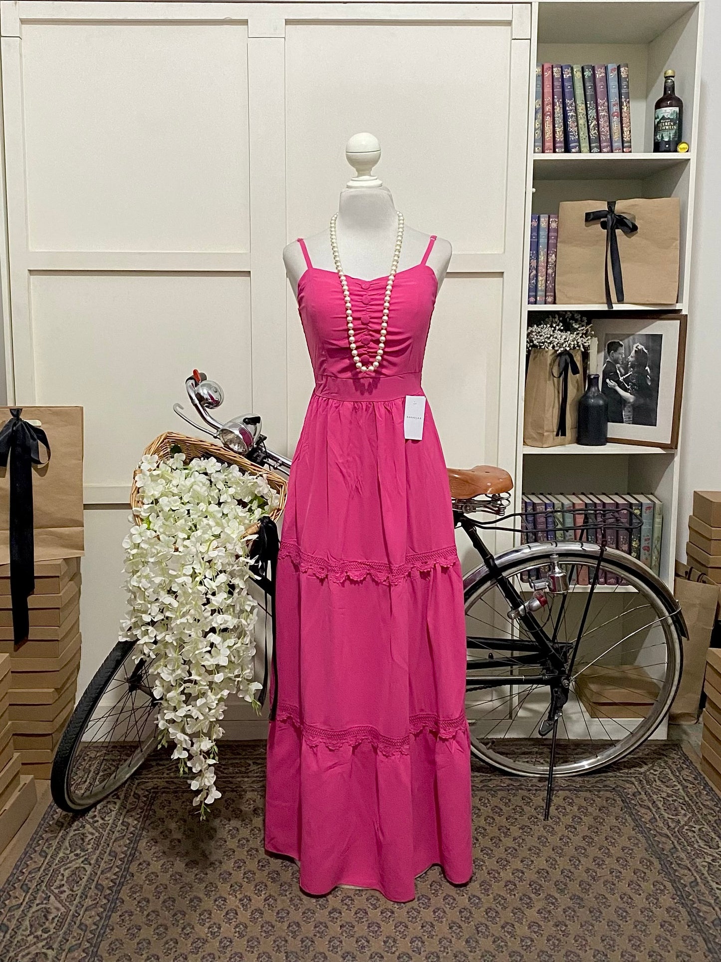 Vestido largo línea A fucsia tirantes