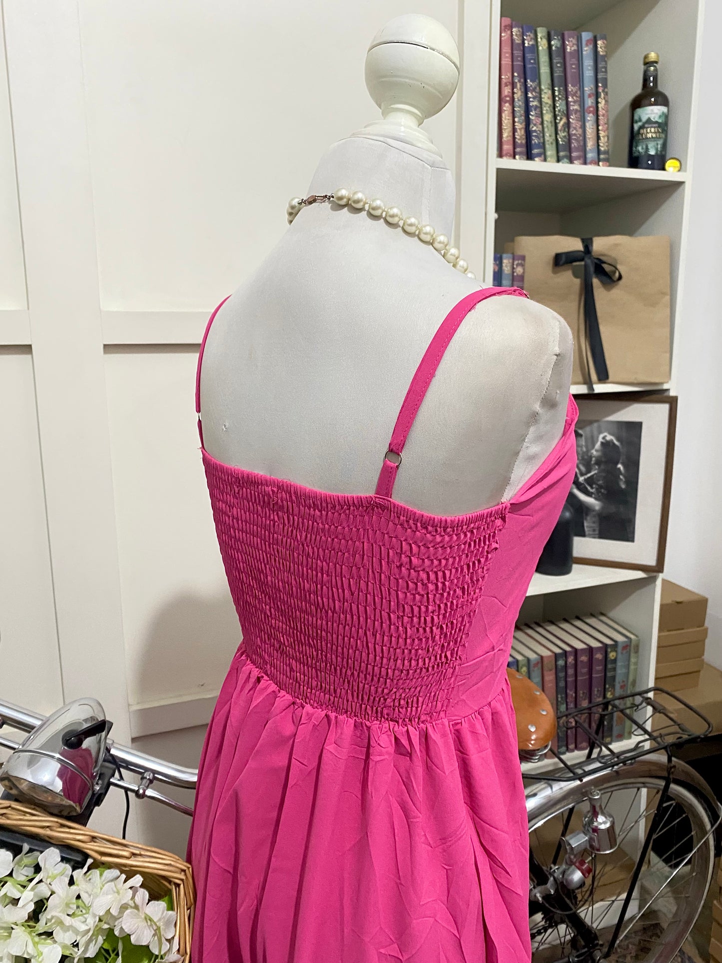 Vestido largo línea A fucsia tirantes