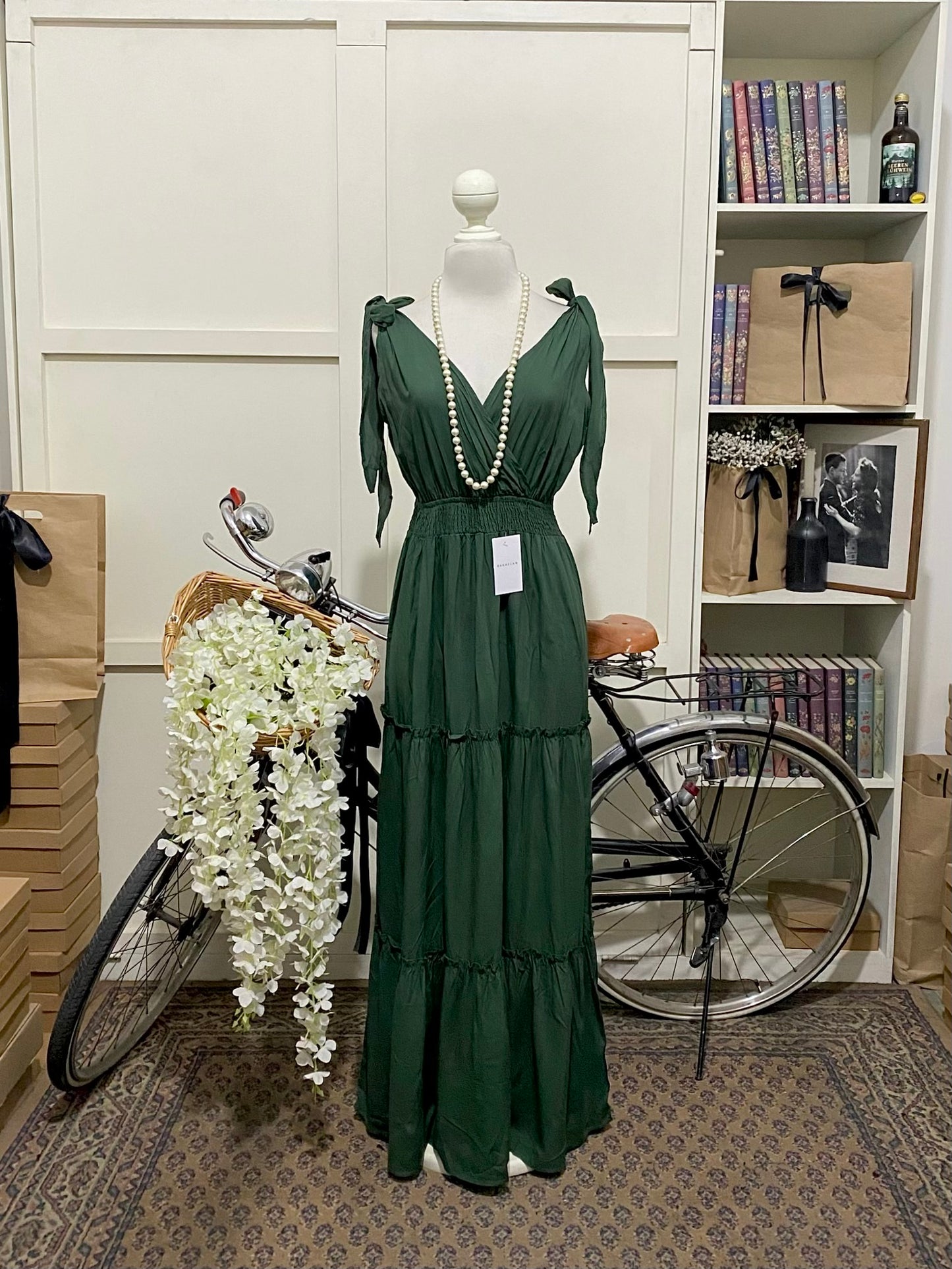 Vestido largo línea A verde militar tirantes