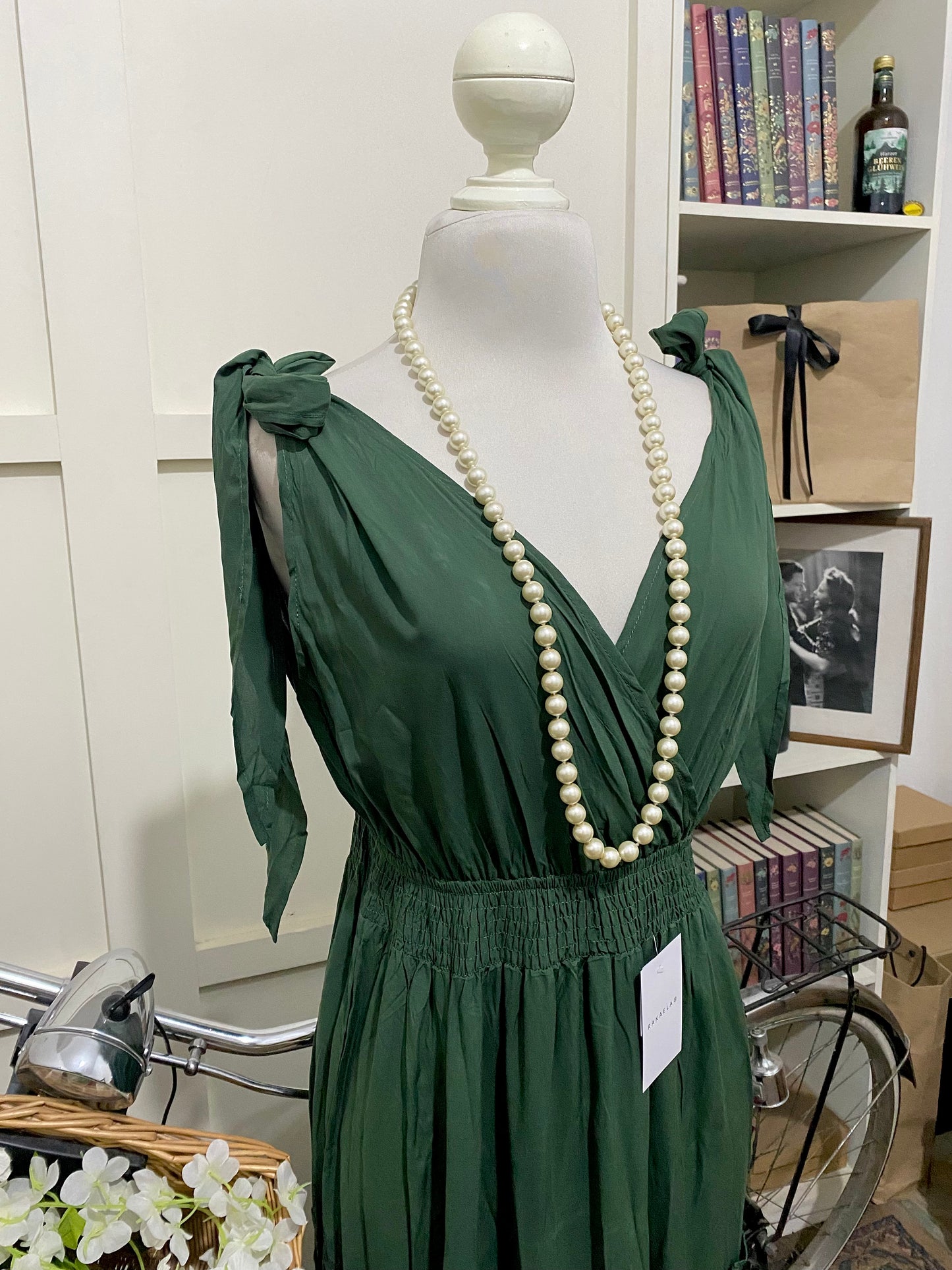 Vestido largo línea A verde militar tirantes