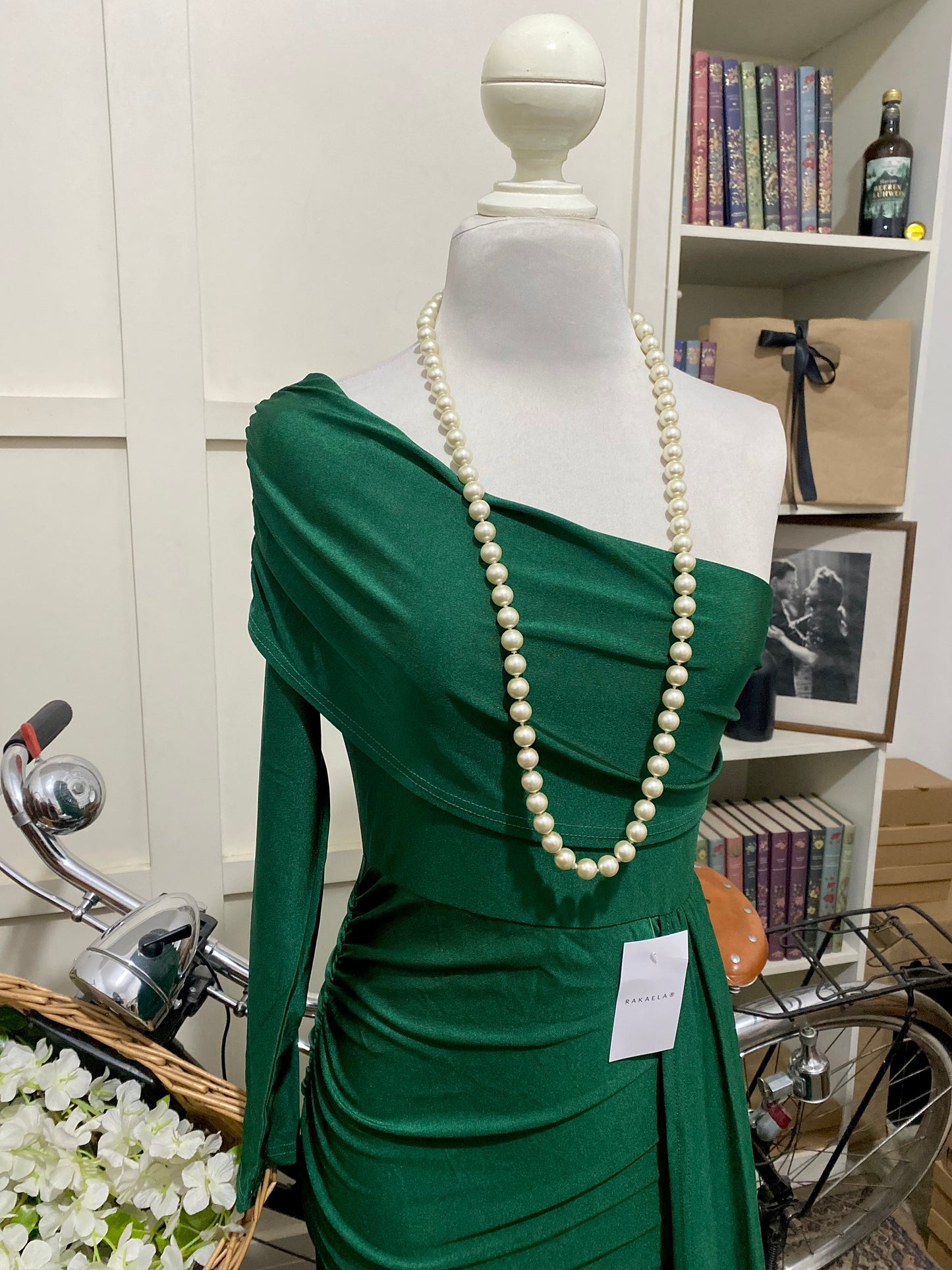 Vestido largo ajustado verde oscuro una manga larga