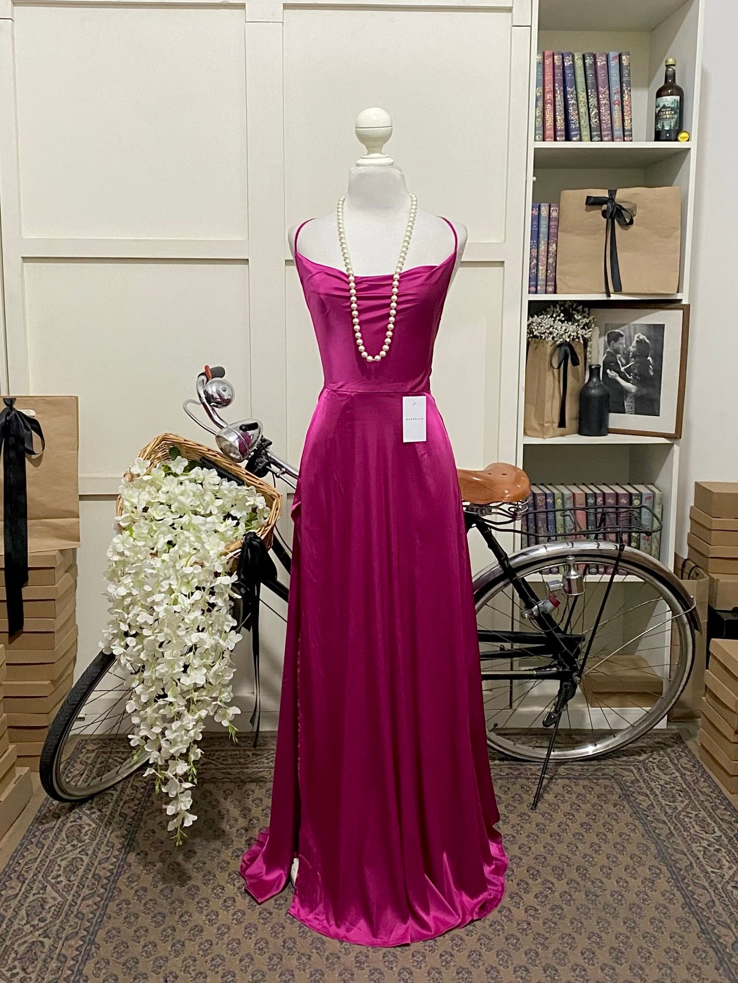 Vestido largo línea A fucsia tirantes