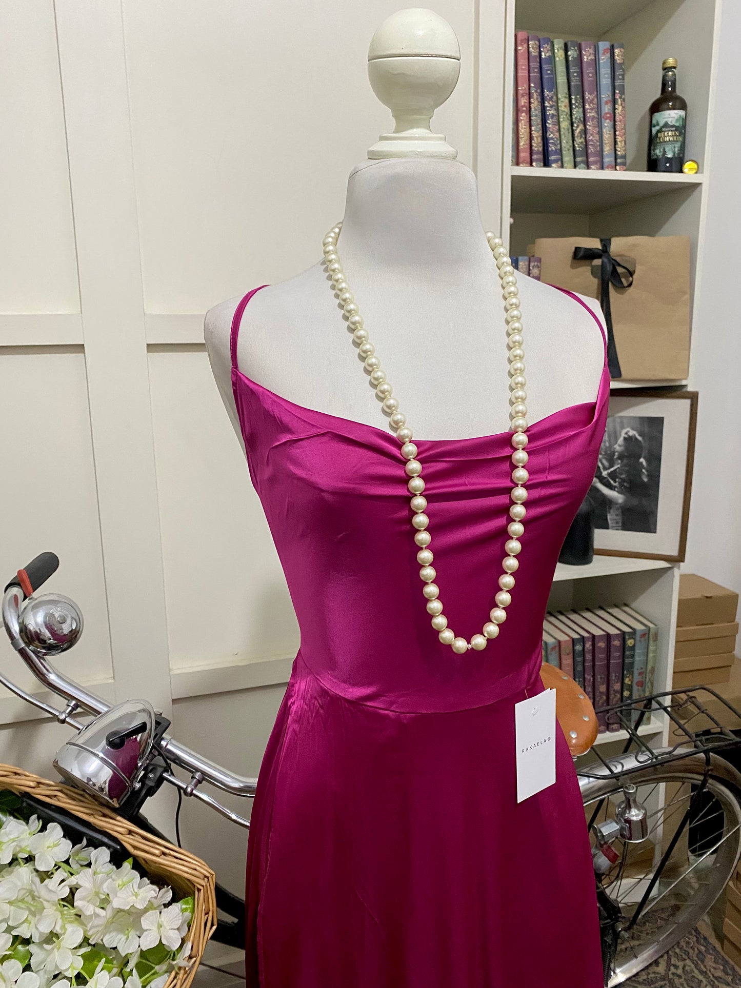 Vestido largo línea A fucsia tirantes