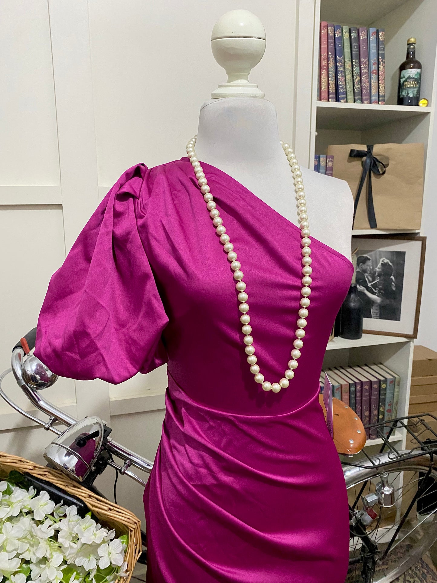 Vestido midi ajustado fucsia una manga