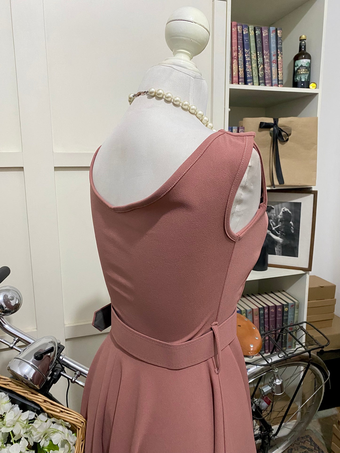 Julissa, vestido corto línea A rosa vieja tirantes