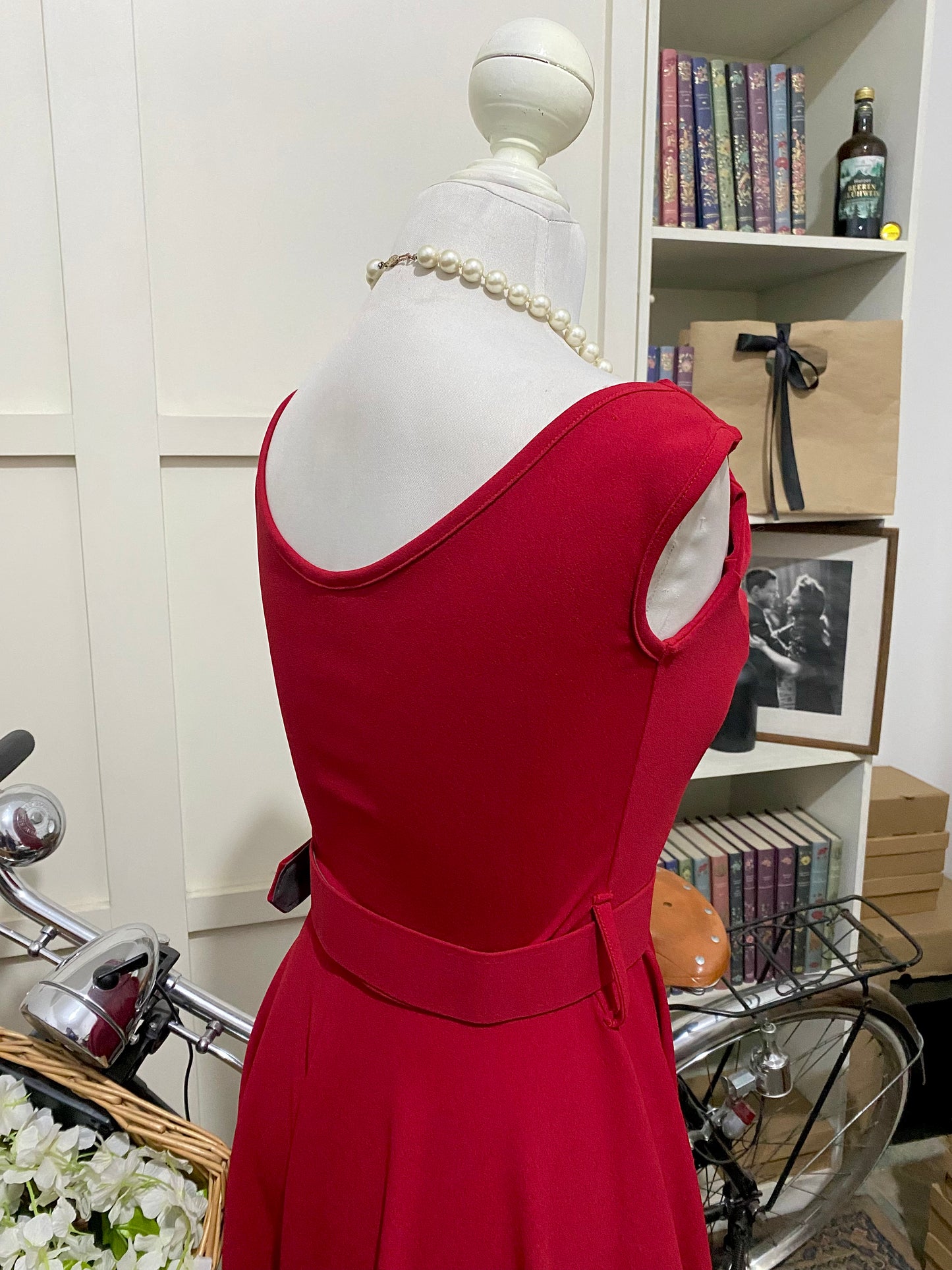 Julissa, vestido corto línea A rojo tirantes