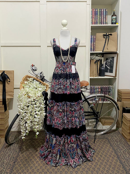 Beda, vestido largo línea A negro estampado tirantes
