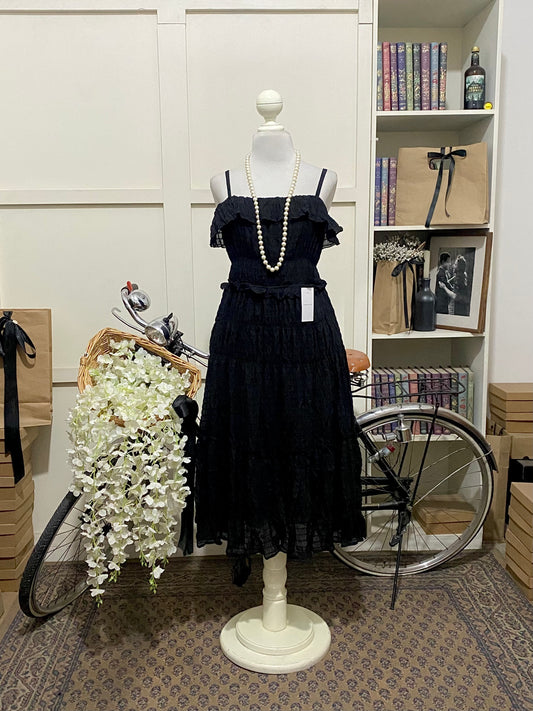 Gesa, vestido midi línea A negro tirantes