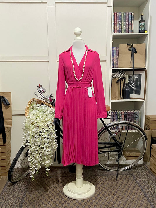 Prudencia, vestido midi línea A fucsia manga larga