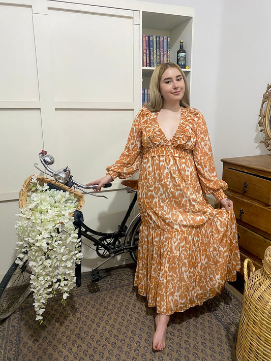 Elodie, vestido midi línea A albaricoque estampado manga larga