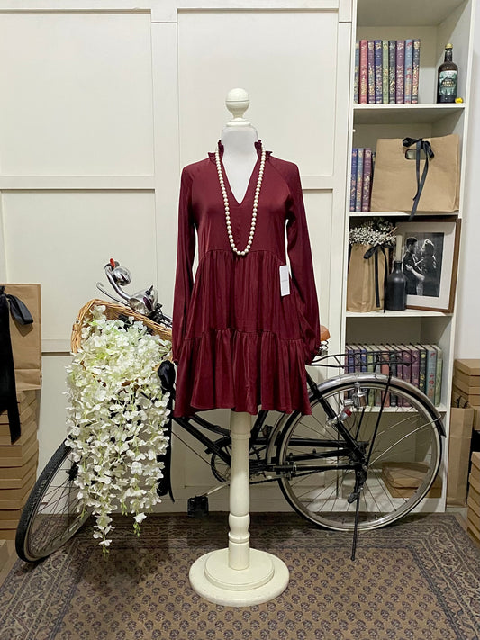 Luján, vestido corto línea A tinto o burdeos manga larga