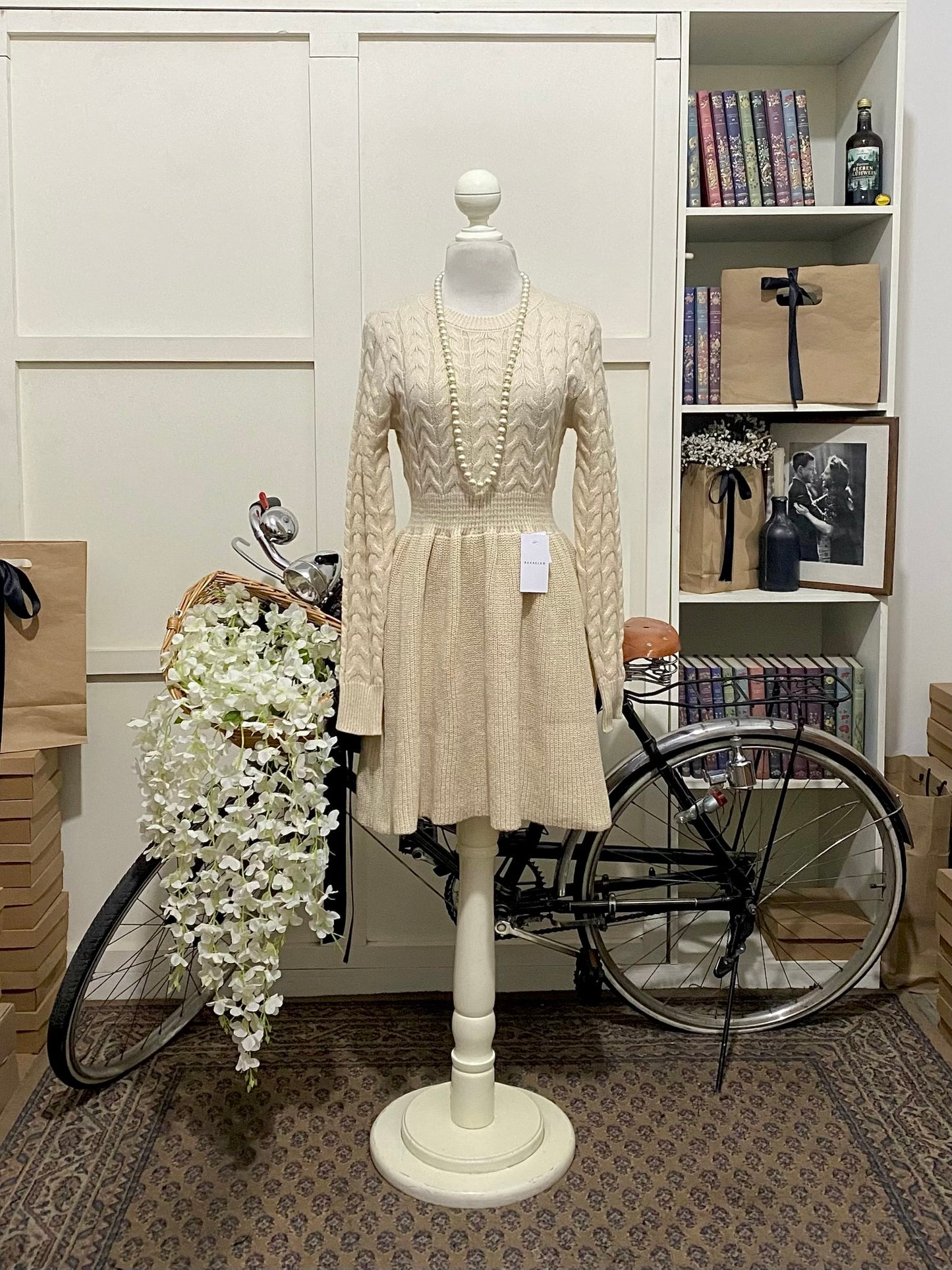 Vestido corto línea A albaricoque manga larga