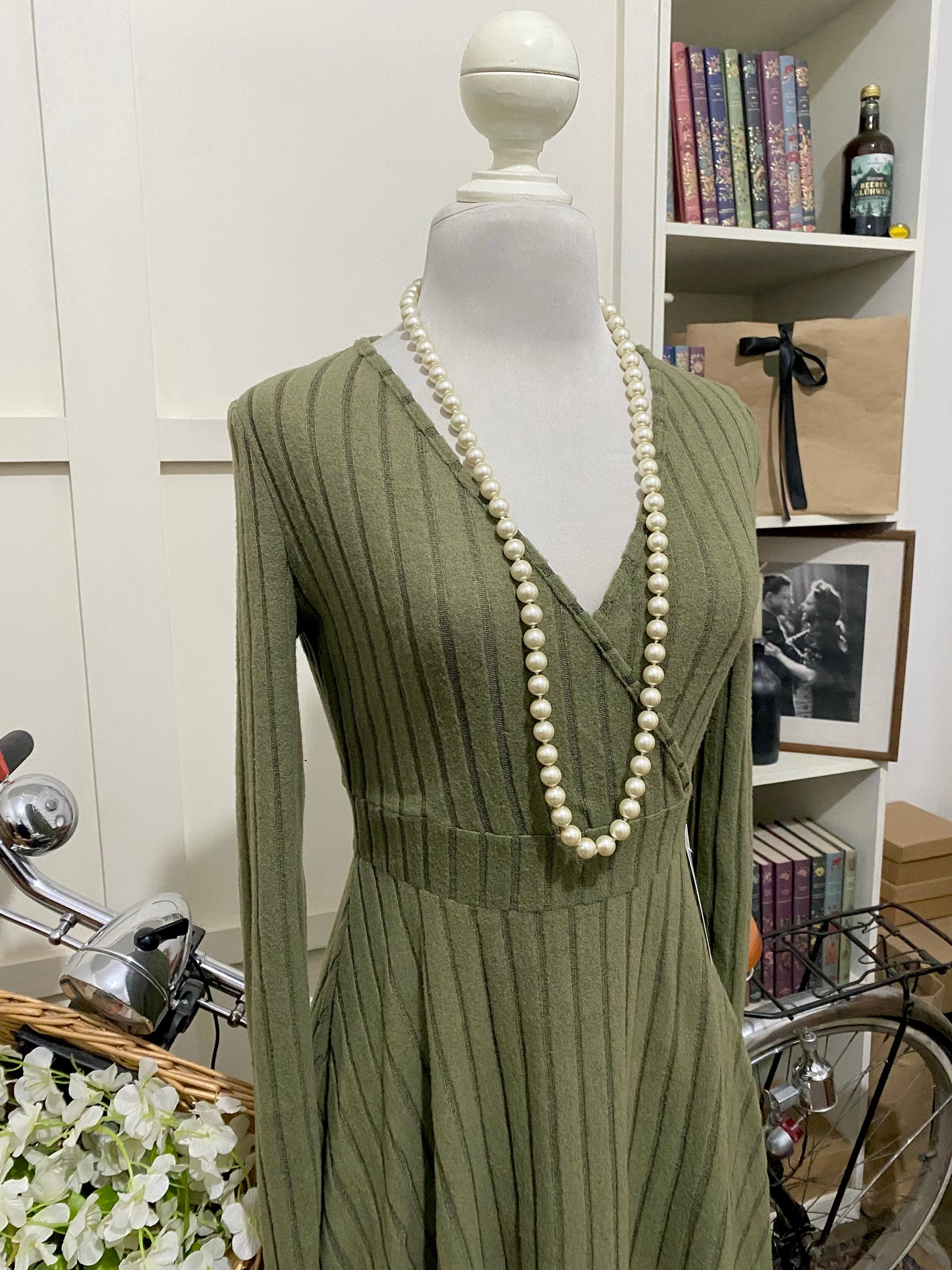 Vestido corto línea A verde militar manga larga