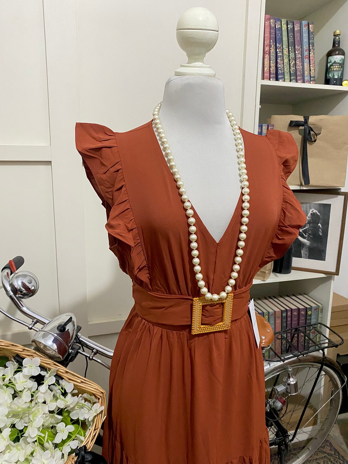 Elizaveta, vestido largo línea A marrón sin manga