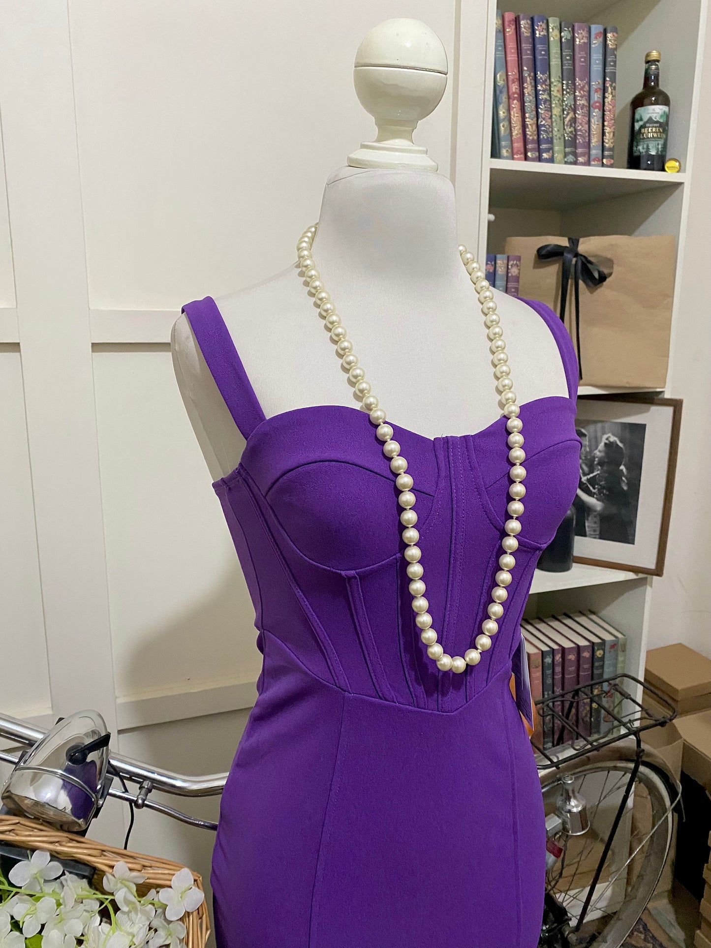 Vestido midi ajustado morado tirantes