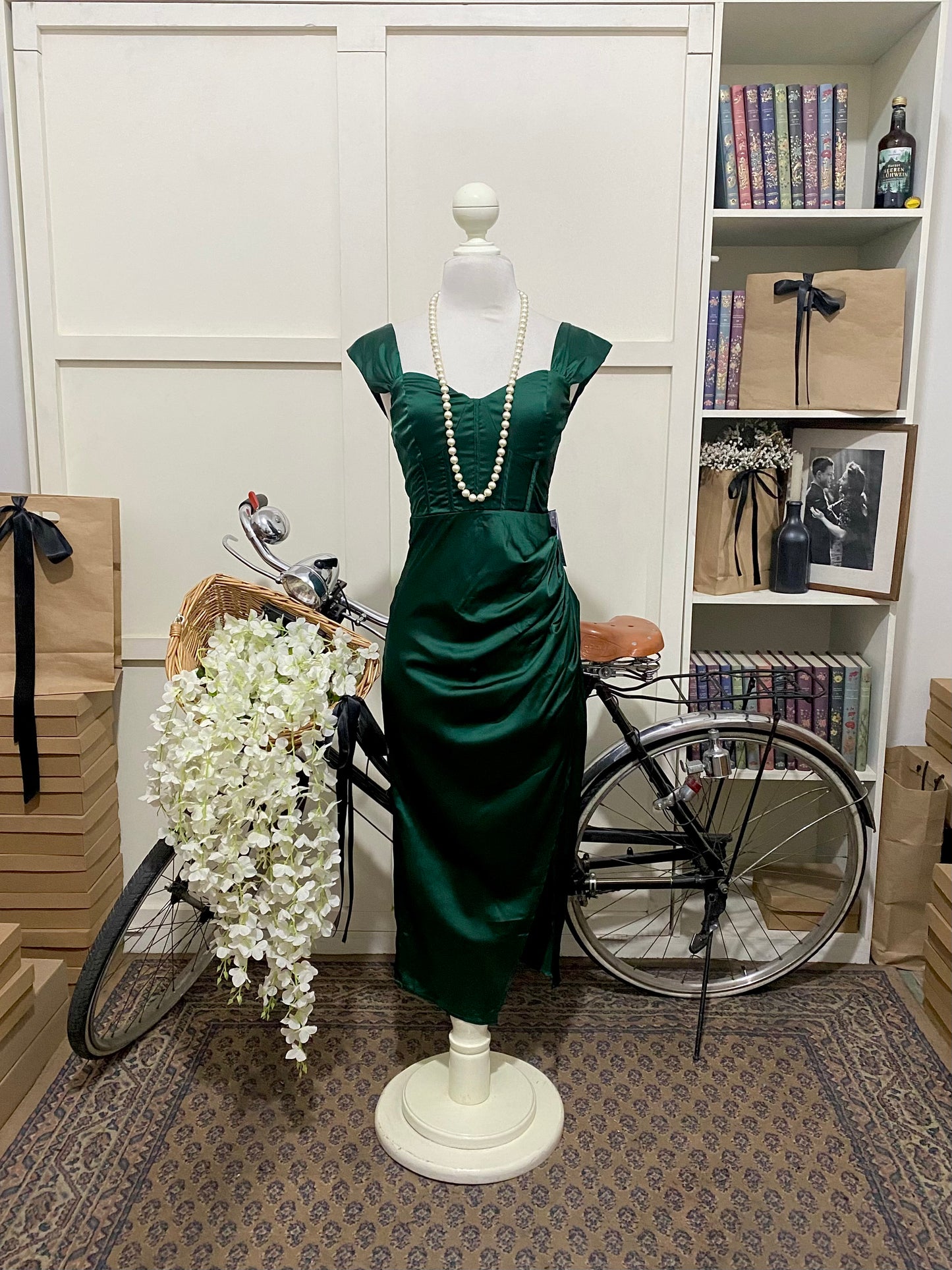 Vestido midi ajustado verde oscuro tirantes gruesos
