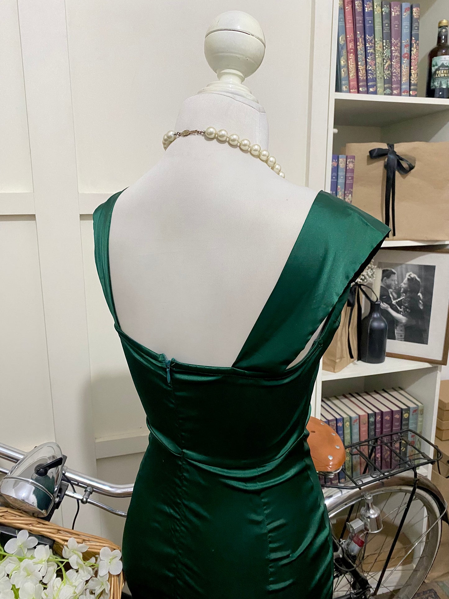 Vestido midi ajustado verde oscuro tirantes gruesos