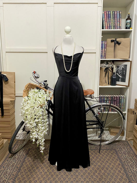 Vestido largo línea A negro tirantes