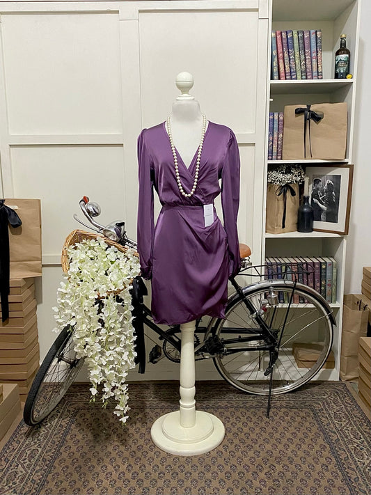 Vestido corto ajustado púrpura malva manga larga
