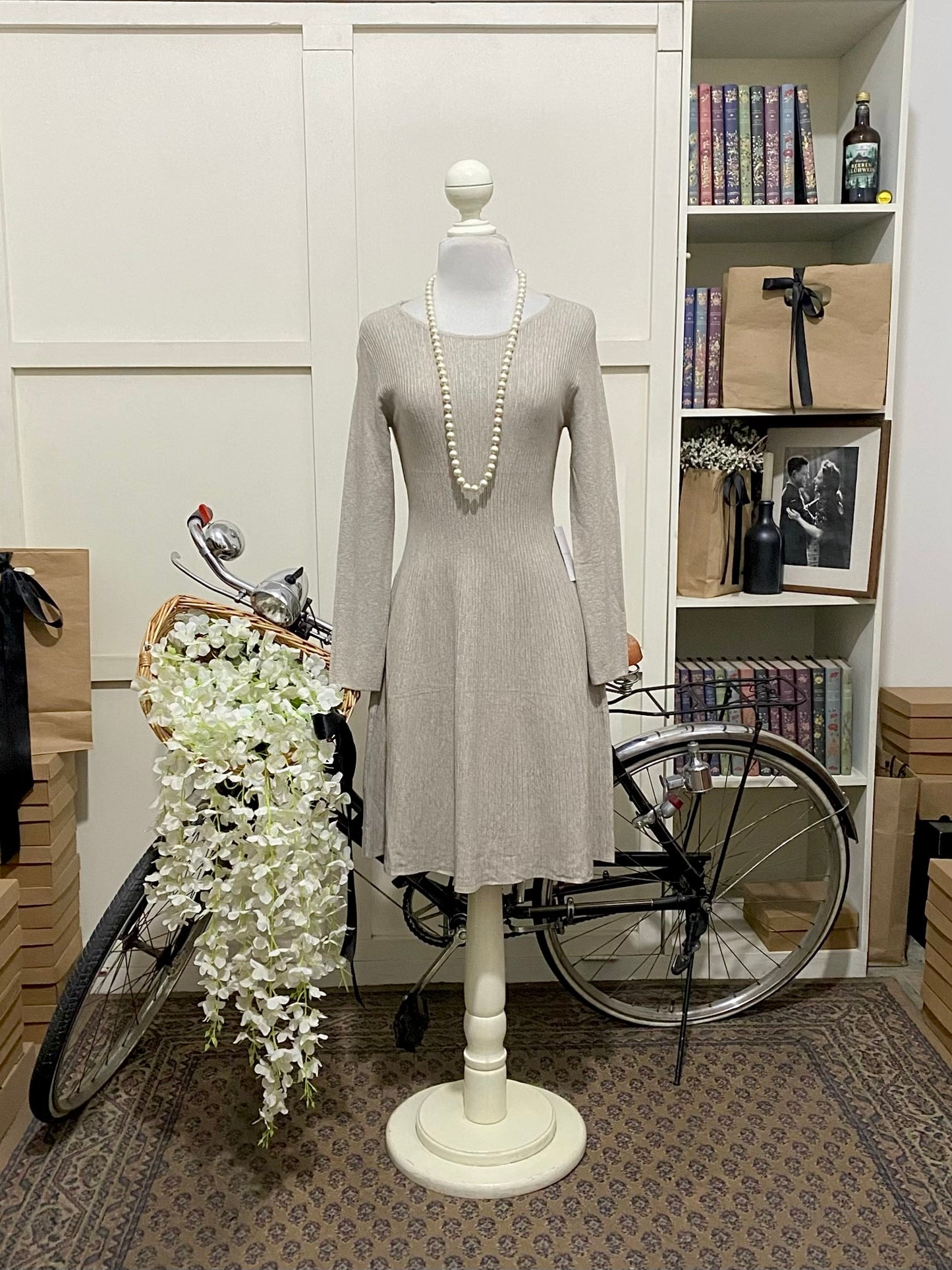 Yaiza, vestido corto línea A albaricoque manga larga