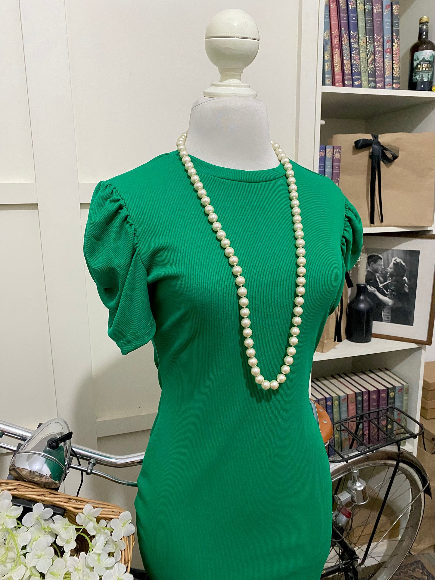Vestido corto ajustado verde manga corta