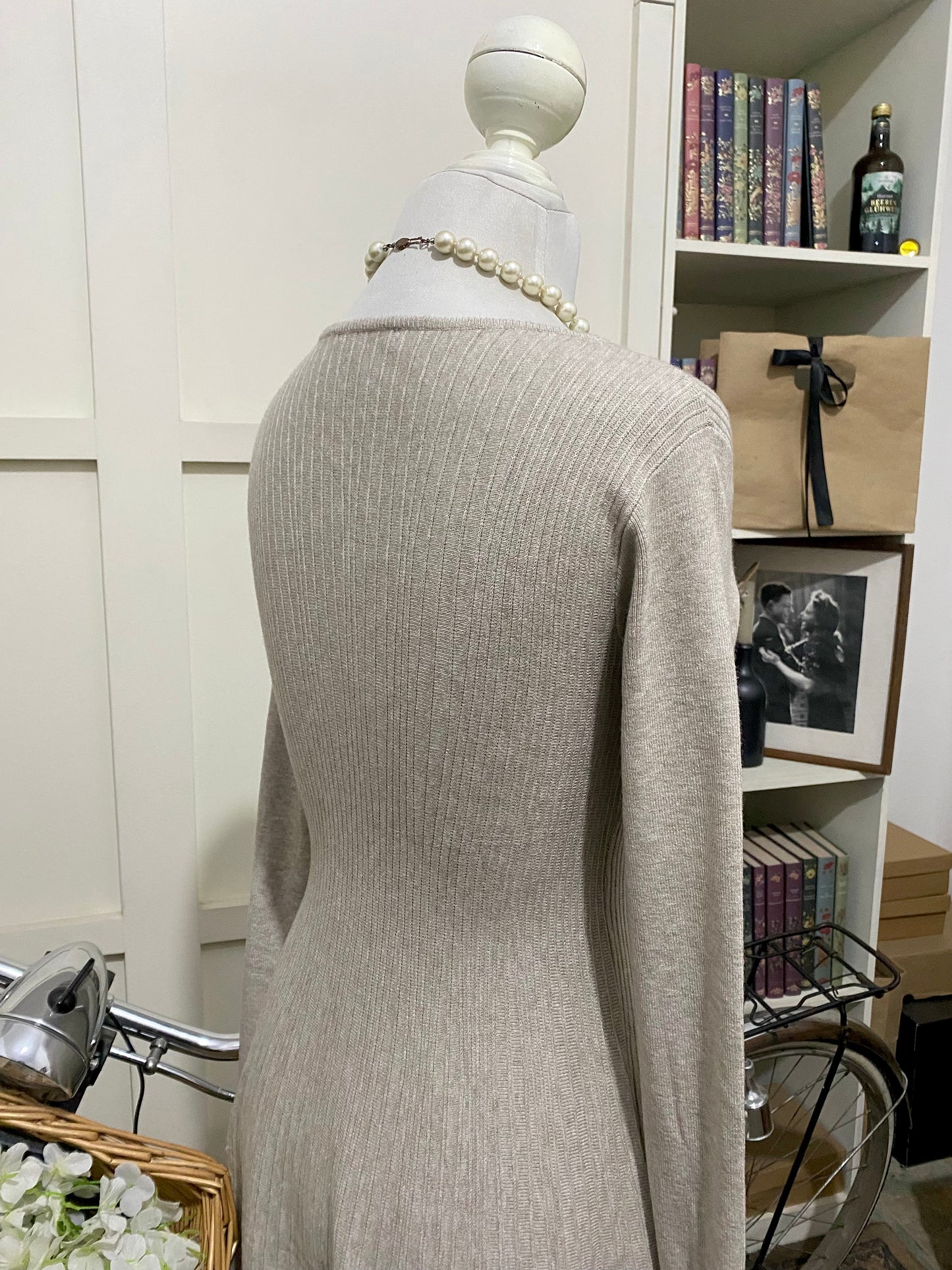 Yaiza, vestido corto línea A albaricoque manga larga