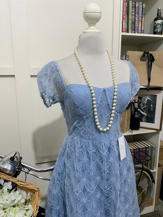Xana, vestido midi línea A neblina azul manga corta